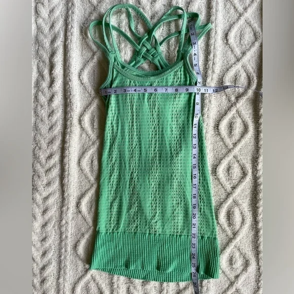 Athleta Mind Over Matter Pixel Tank XS Lily Pad Green Built In Bra Athletic Top - Picture 8 of 13